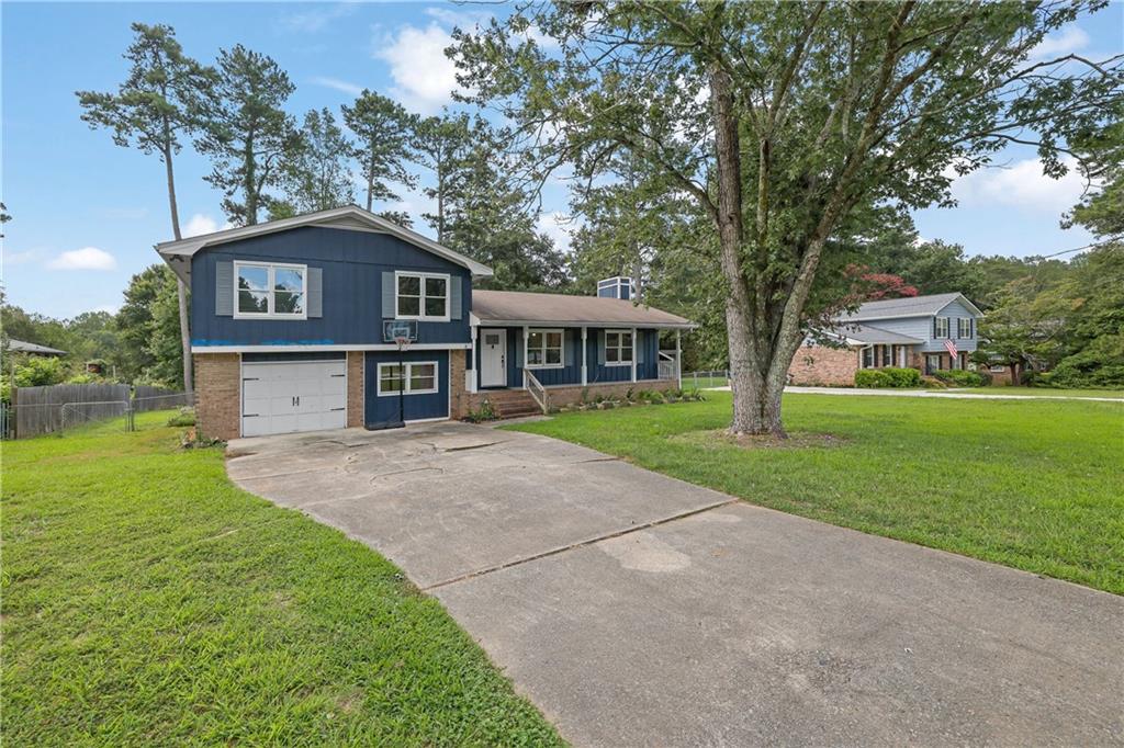 562 Plantation Boulevard