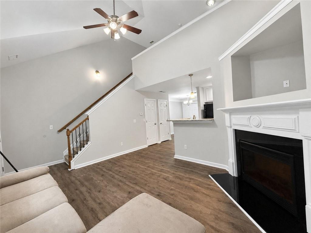2184 Olmadison View