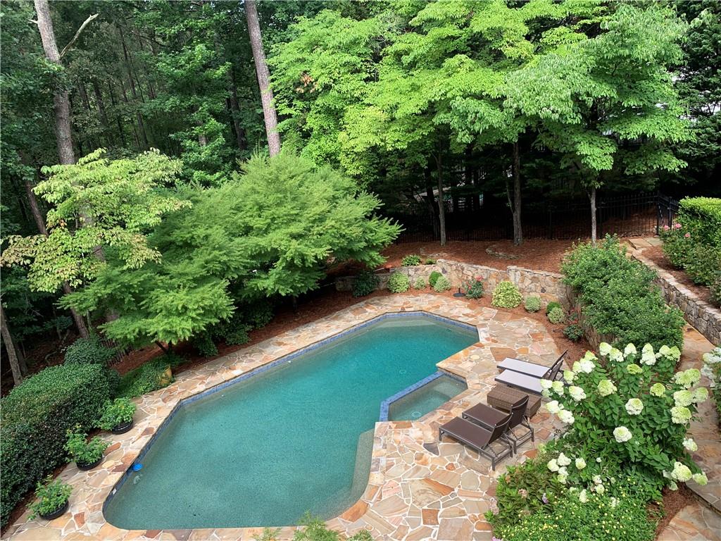 950 Tiverton Lane