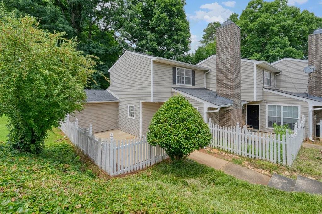 551 Summit Lane SW