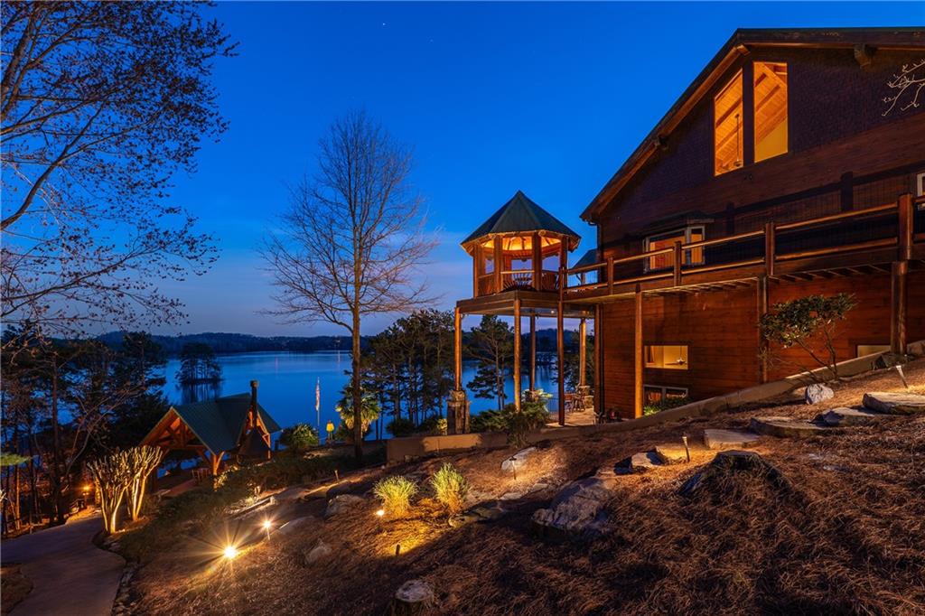 3406 Thunder Point