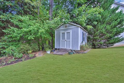 A home in Lilburn