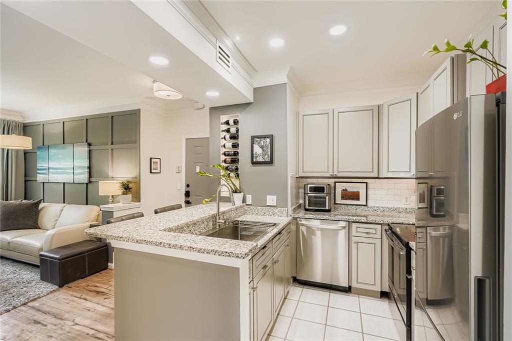 955 Juniper Street NE #1317