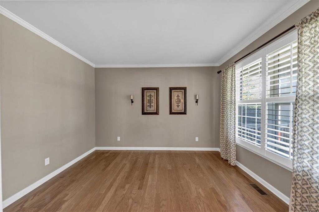 1136 FLAGSTONE Way