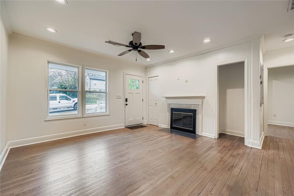 1688 Oak Knoll Circle SE