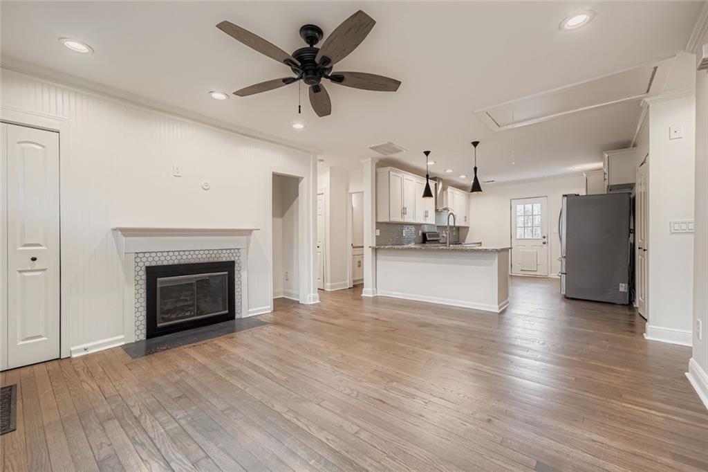 1688 Oak Knoll Circle SE