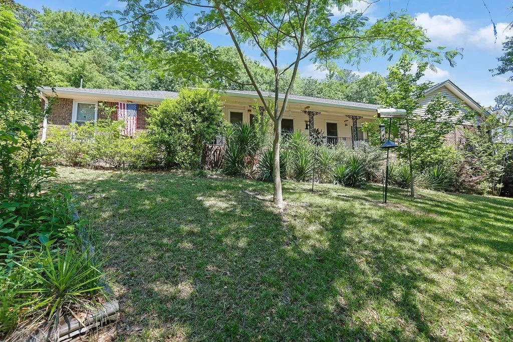 650 Riverside Road