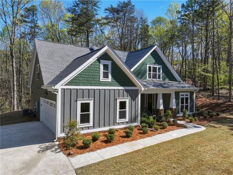 Homes For Sale - 320 Fern Park Drive<br/> Dawsonville, GA 30534