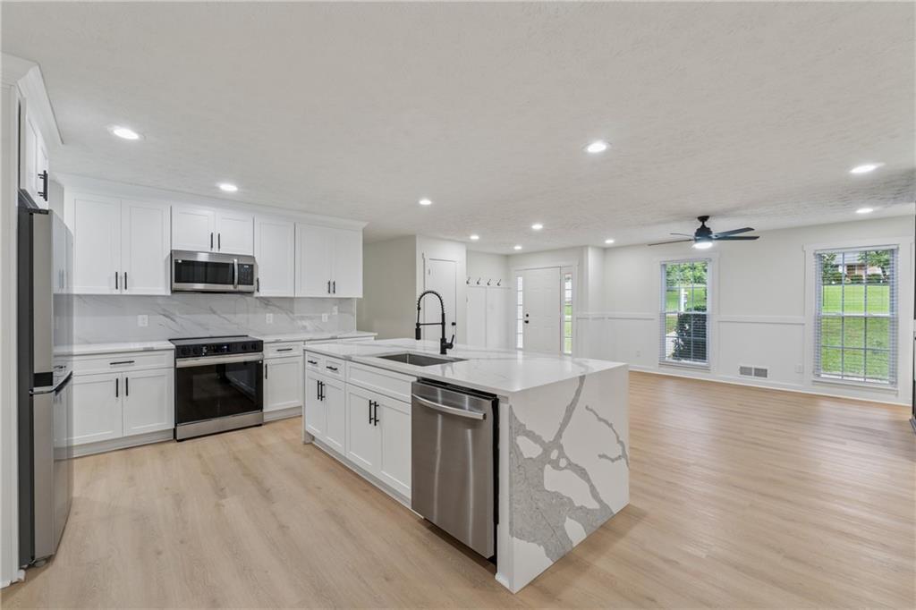 676 Bralorne Drive