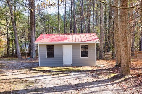 A home in Dawsonville