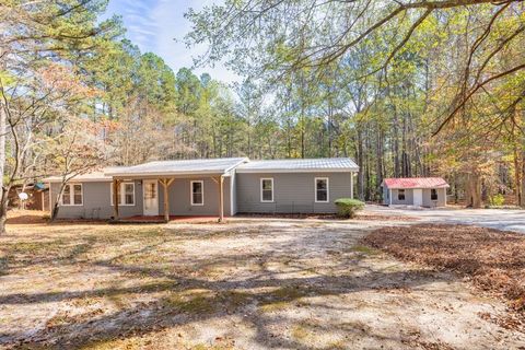 A home in Dawsonville