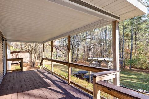 A home in Dawsonville