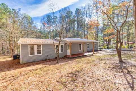 A home in Dawsonville