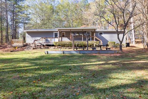 A home in Dawsonville