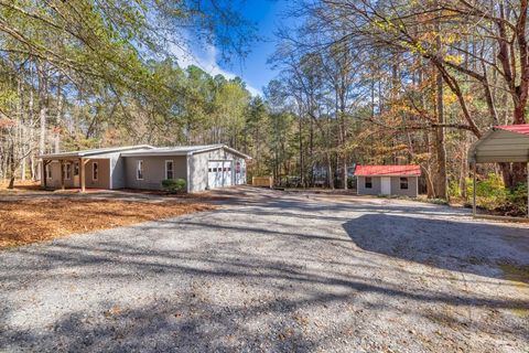 A home in Dawsonville