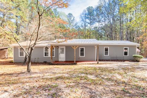 A home in Dawsonville