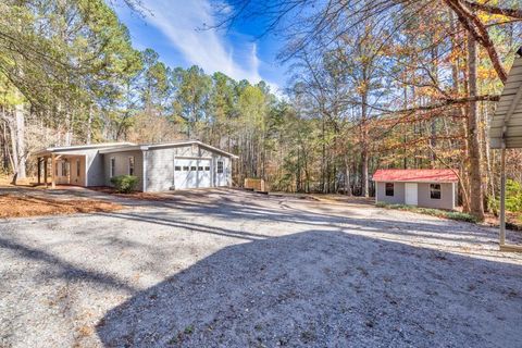 A home in Dawsonville