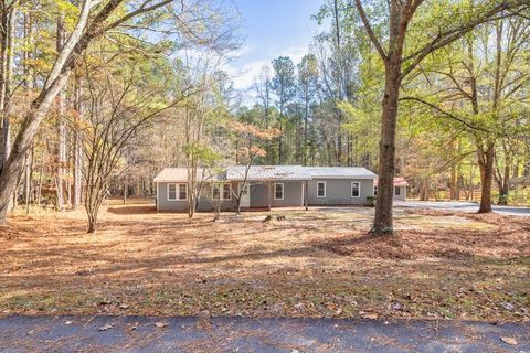 A home in Dawsonville