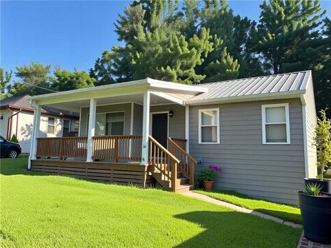 Photo of 1296 NW NORTHWEST Drive NW, Atlanta, GA 30318 (MLS # 7713242)