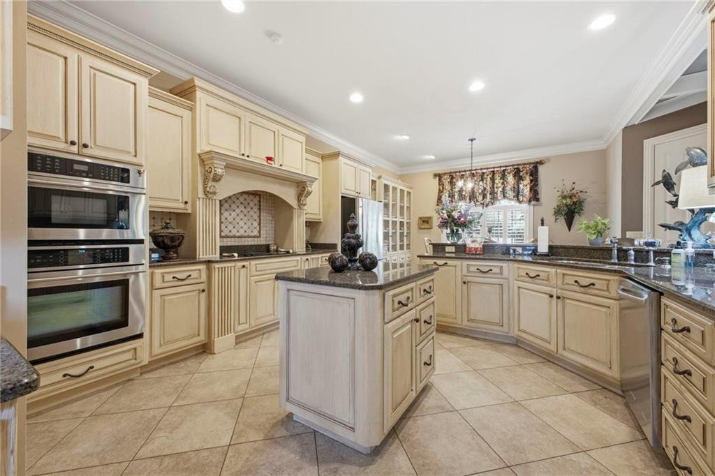 7104 Portobello Road