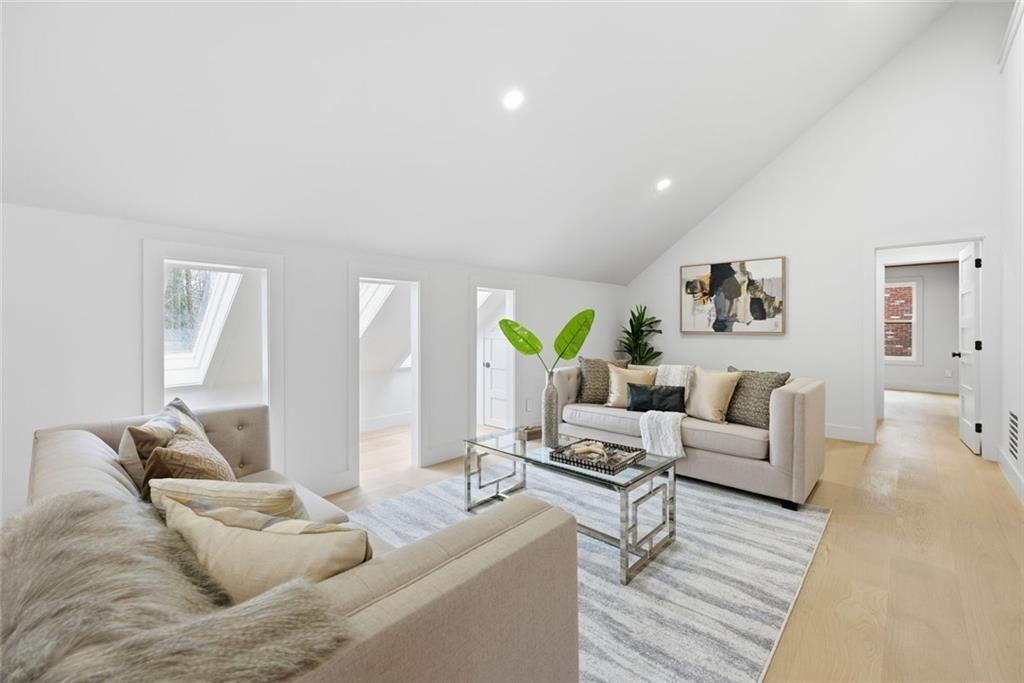 1253 Brooklawn Road NE