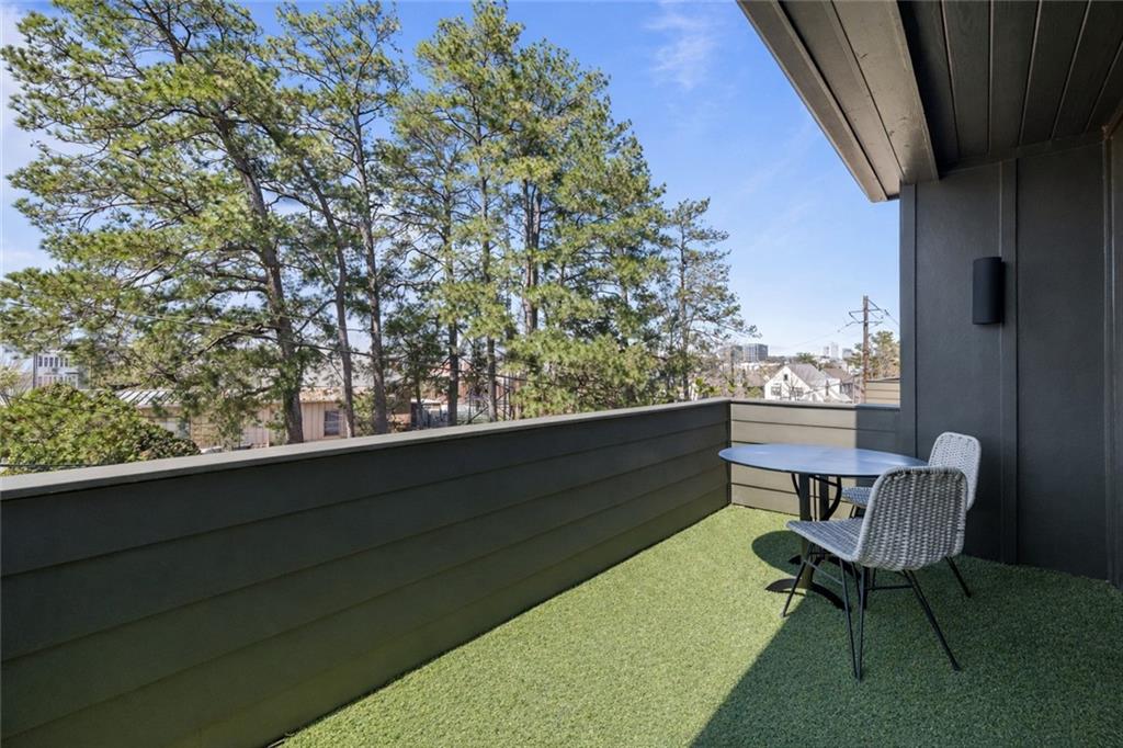 2053 Manchester Street NE