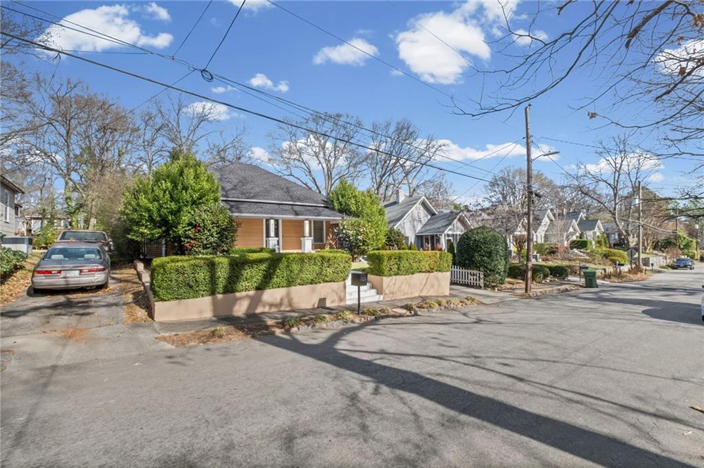 805 Antone Street NW