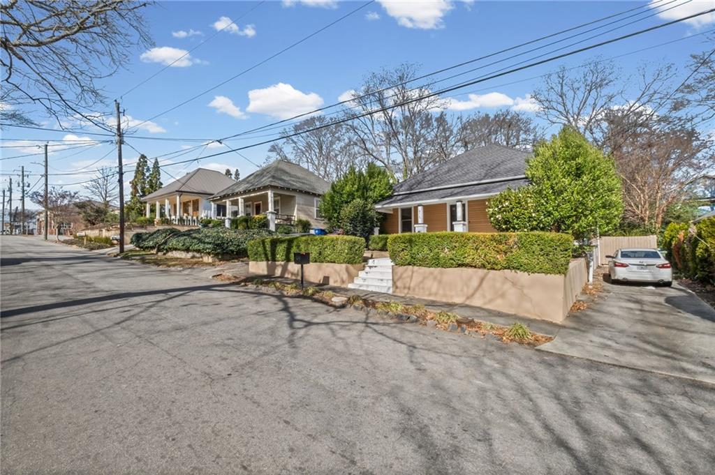 805 Antone Street NW