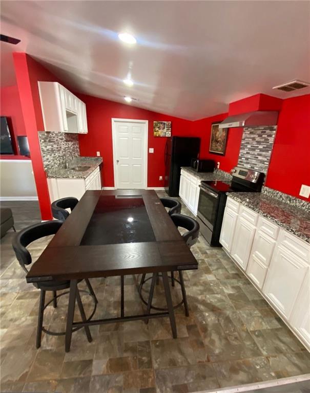 615 Woodruff Road