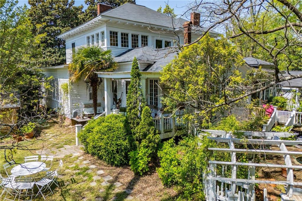 8612 CAMPBELLTON Street