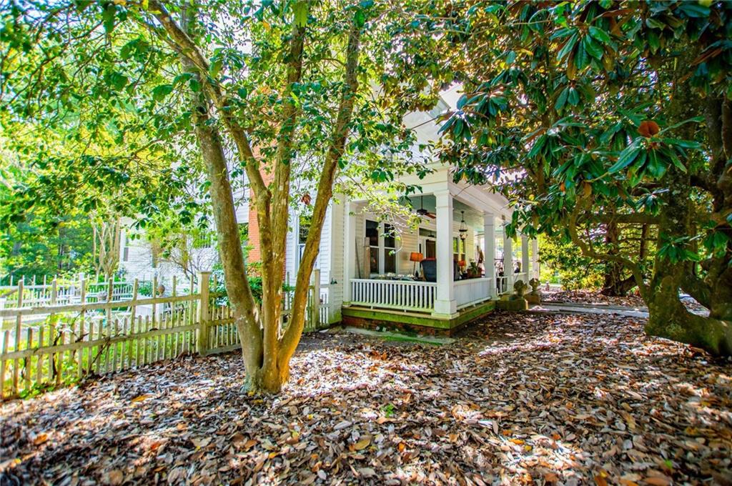 8612 CAMPBELLTON Street