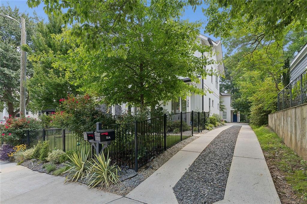 72 SE Walthall Street SE A