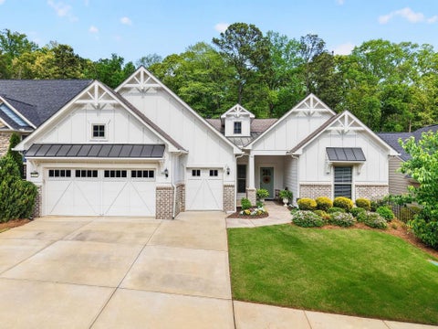Homes For Sale - 5645 Willow Springs Place<br/> Hoschton, GA 30548