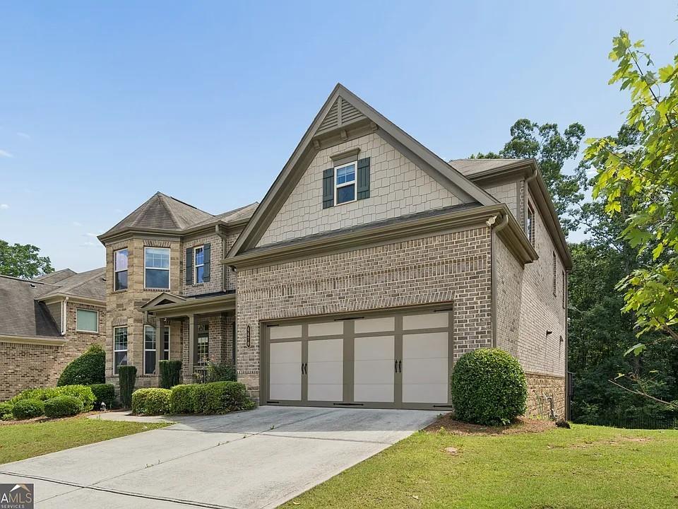 4470 Skylark Lane