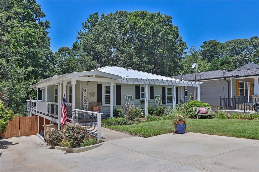 3131 Lee Circle