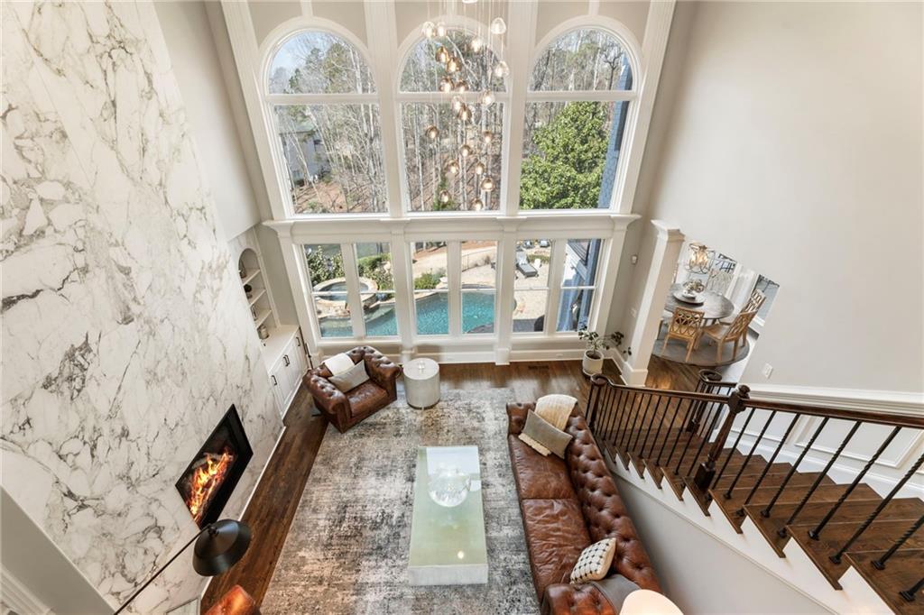 1115 Lake Shore Overlook