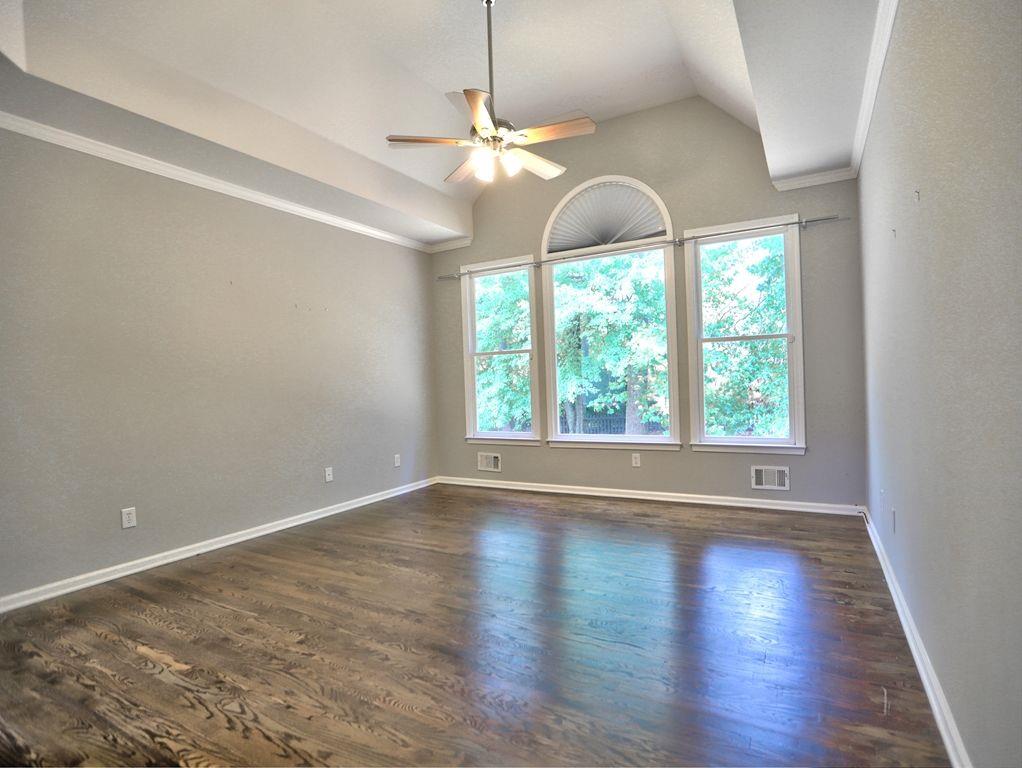 NORTHAMPTON - Residential