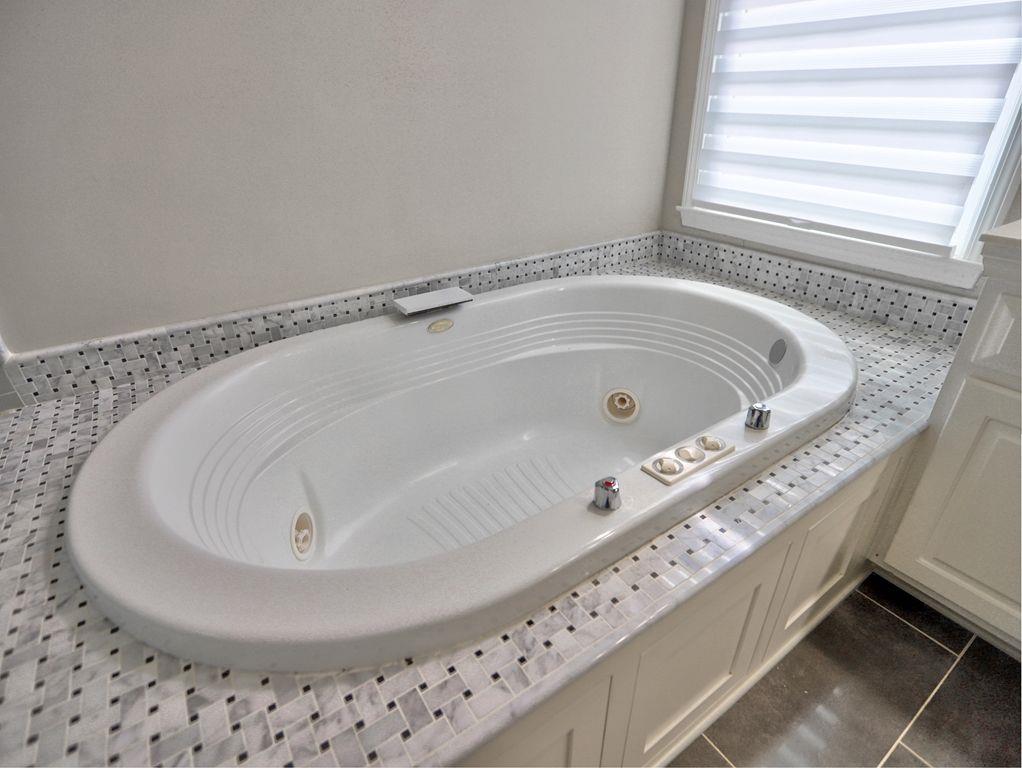 NORTHAMPTON - Residential