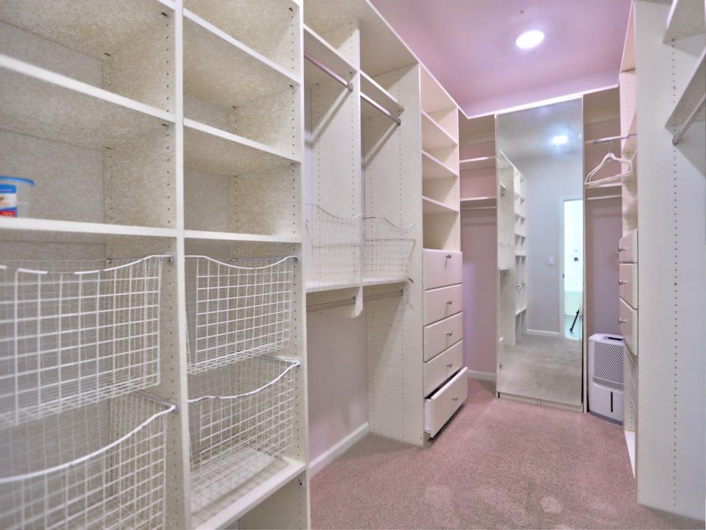 NORTHAMPTON - Residential