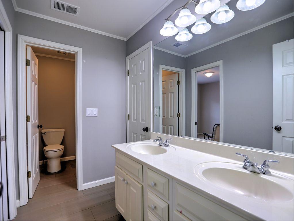 NORTHAMPTON - Residential