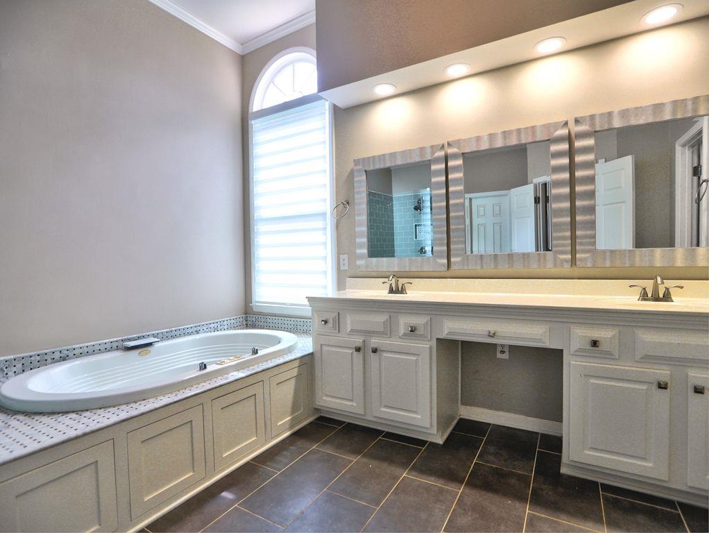 NORTHAMPTON - Residential