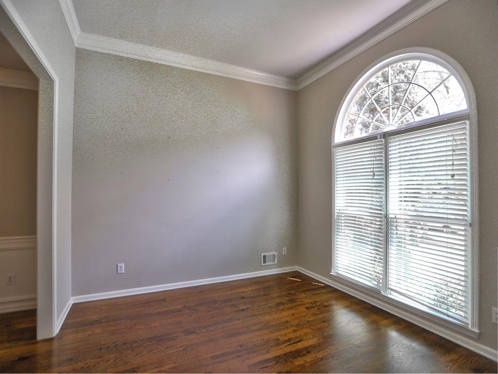 NORTHAMPTON - Residential