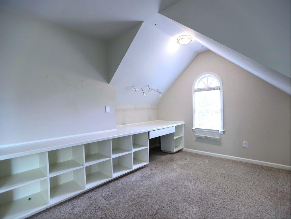 NORTHAMPTON - Residential