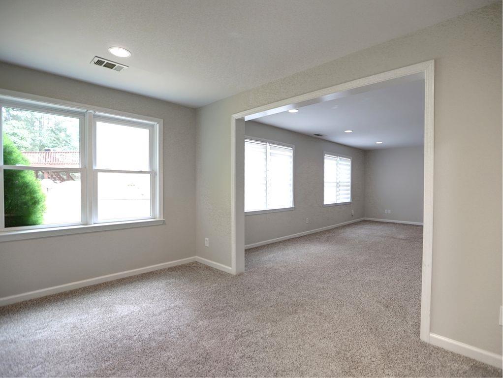 NORTHAMPTON - Residential