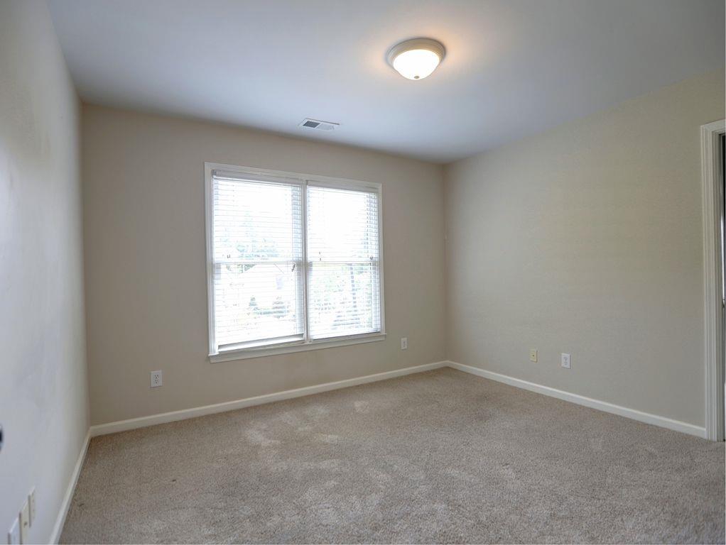 NORTHAMPTON - Residential