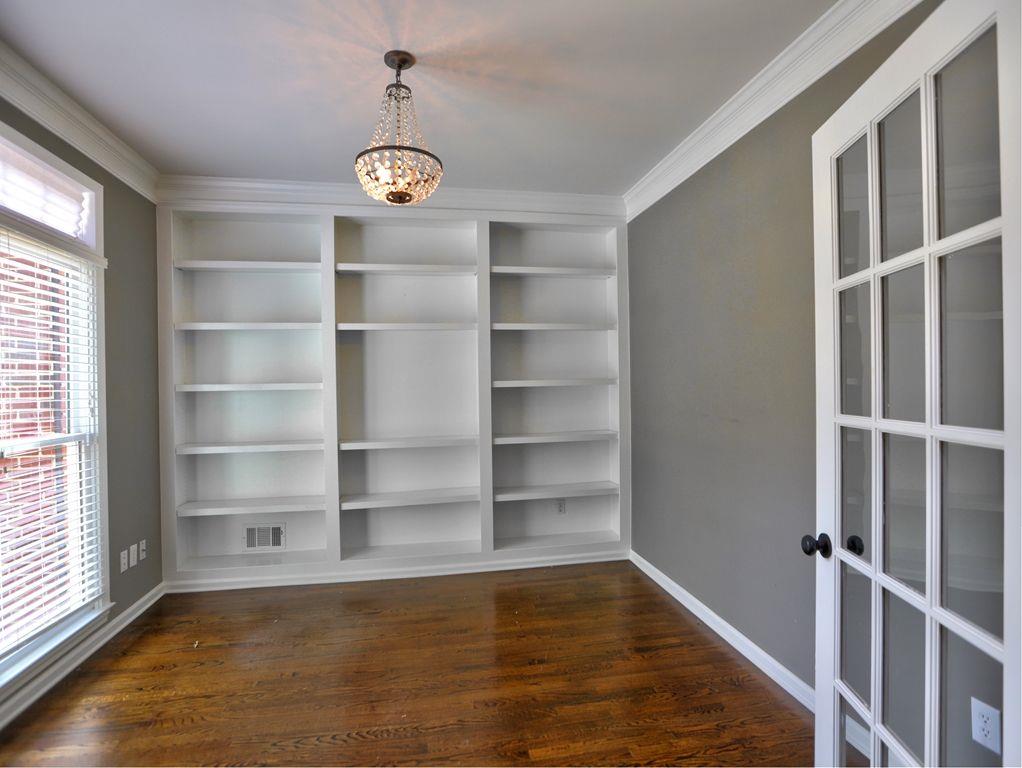 NORTHAMPTON - Residential