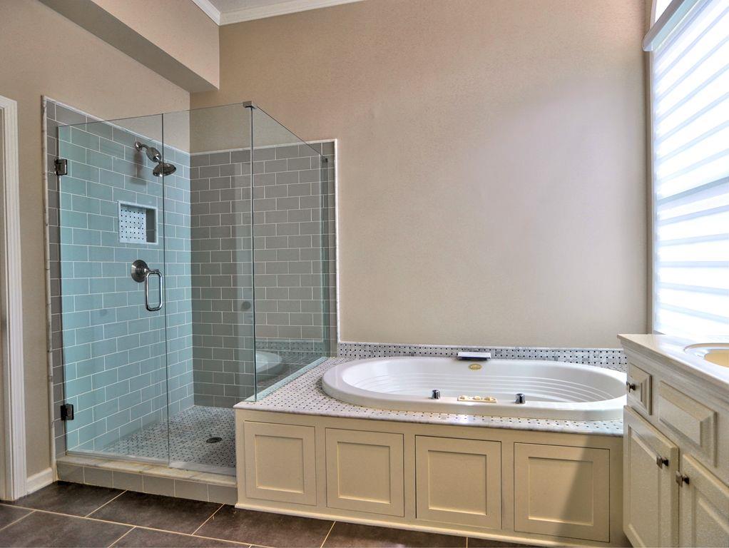 NORTHAMPTON - Residential