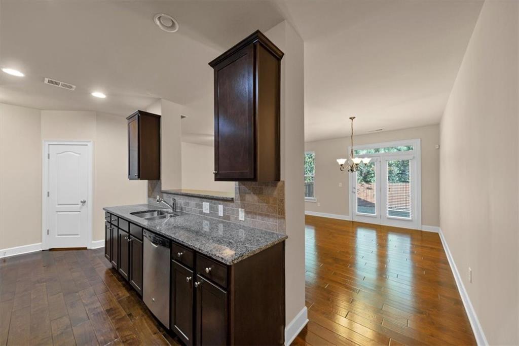 2432 Whiteoak Run SE 20