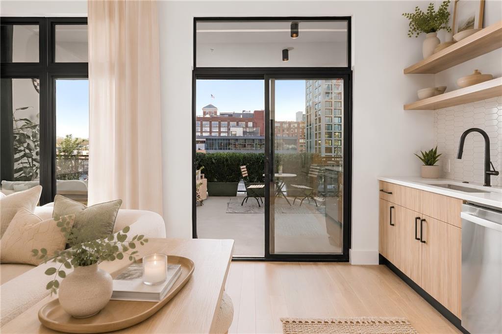 567 Ponce De Leon Avenue 319