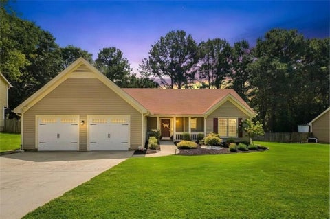 Homes For Sale - 4803 Augustus Court<br/> Woodstock, GA 30188